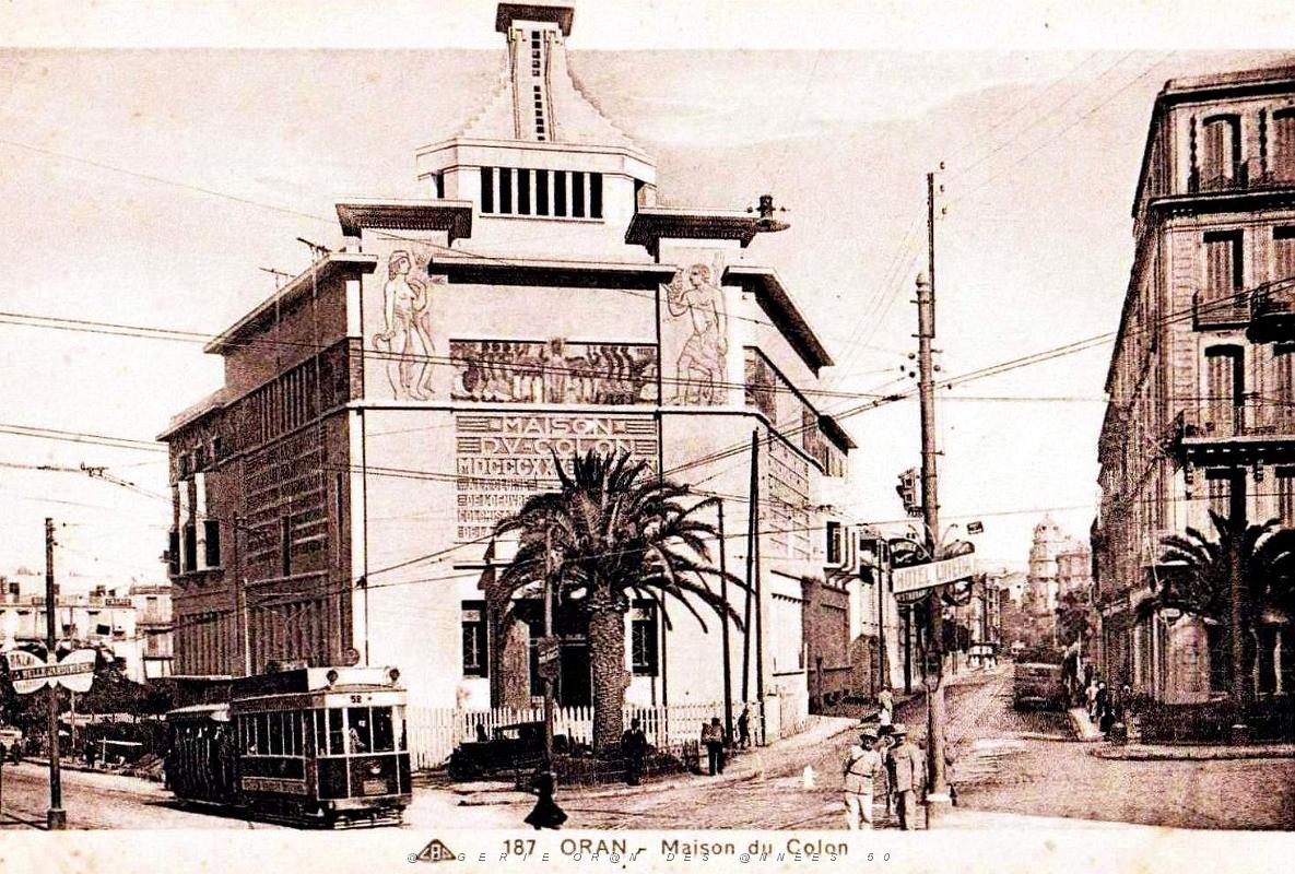 2123- Oran - Place Karguentah - Maison du Colon.jpg